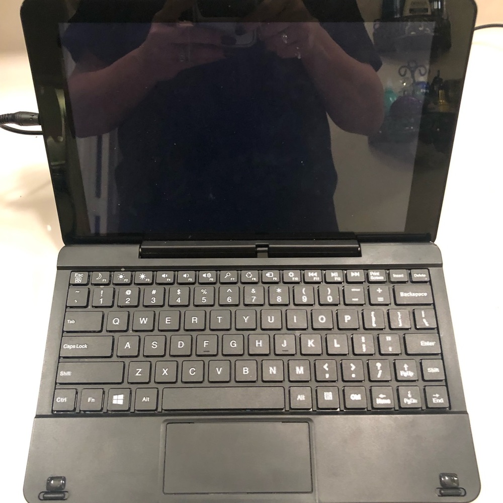 Windows Tablet / laptop - Picture 2 of 3